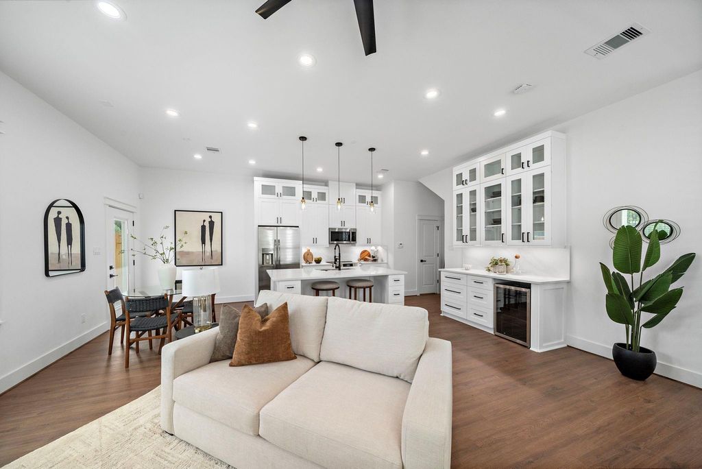 1501 De Soto St #6132 interior