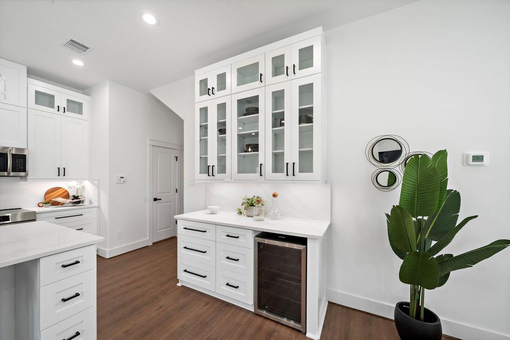 1501 De Soto St #6132 interior