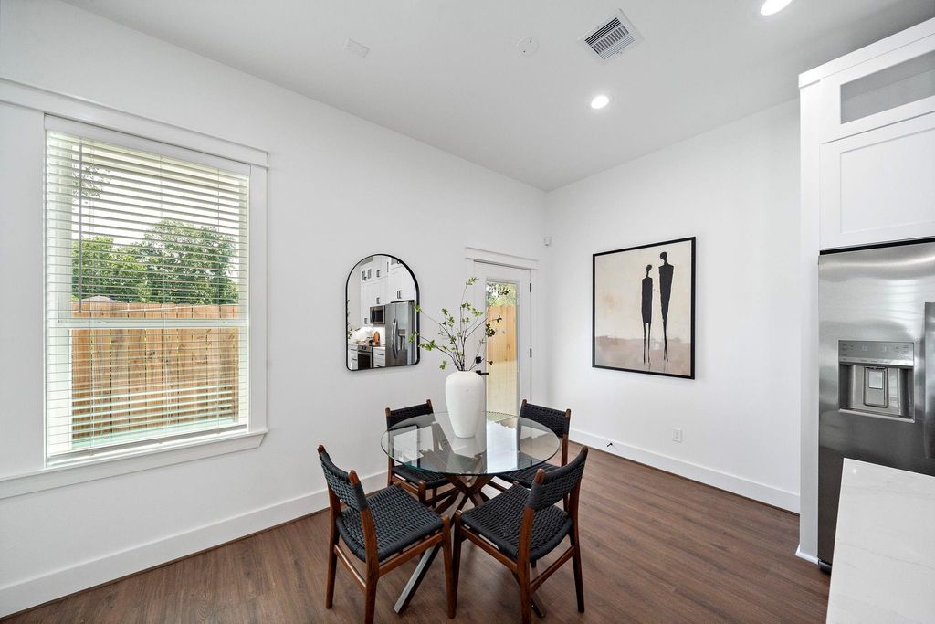 1501 De Soto St #6132 interior